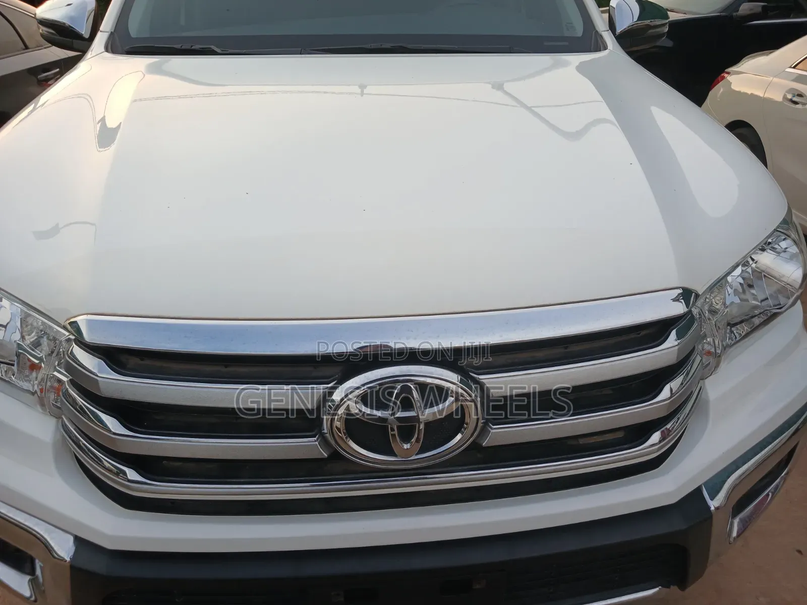 Toyota Hilux 2023 White
