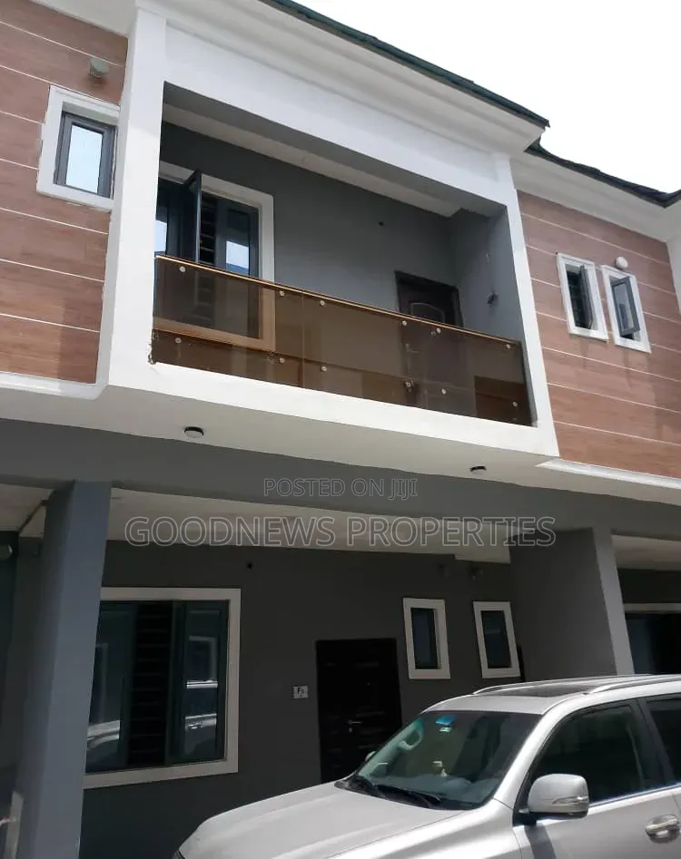 4bdrm Duplex in Harris Drives Vgc for sale
