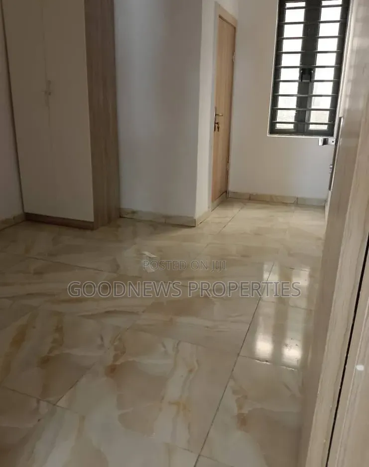 4bdrm Duplex in Harris Drives Vgc for sale