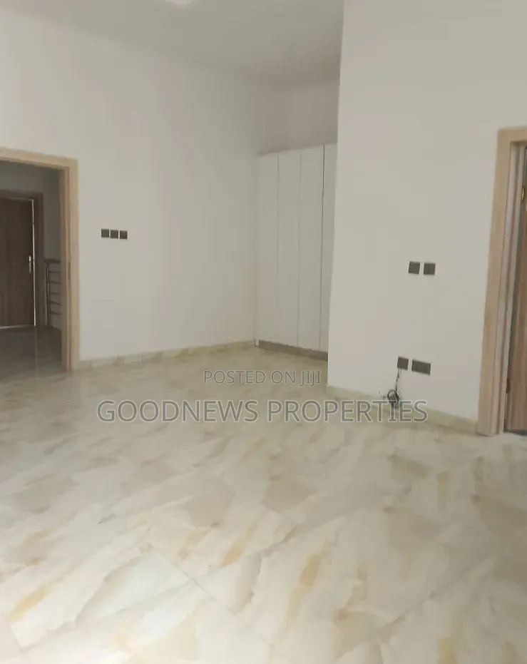 4bdrm Duplex in Harris Drives Vgc for sale