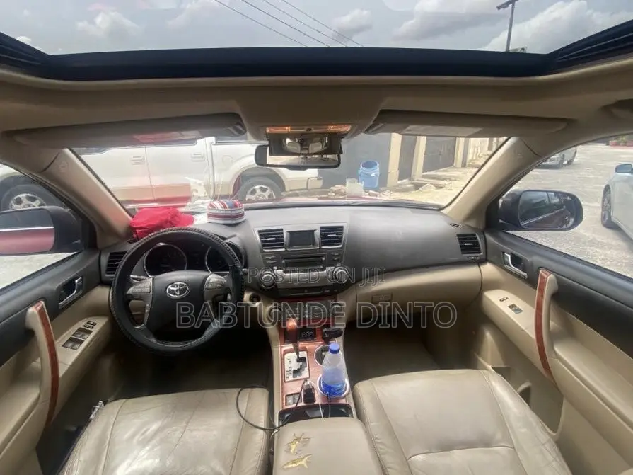 Toyota Highlander Limited 2011 Red