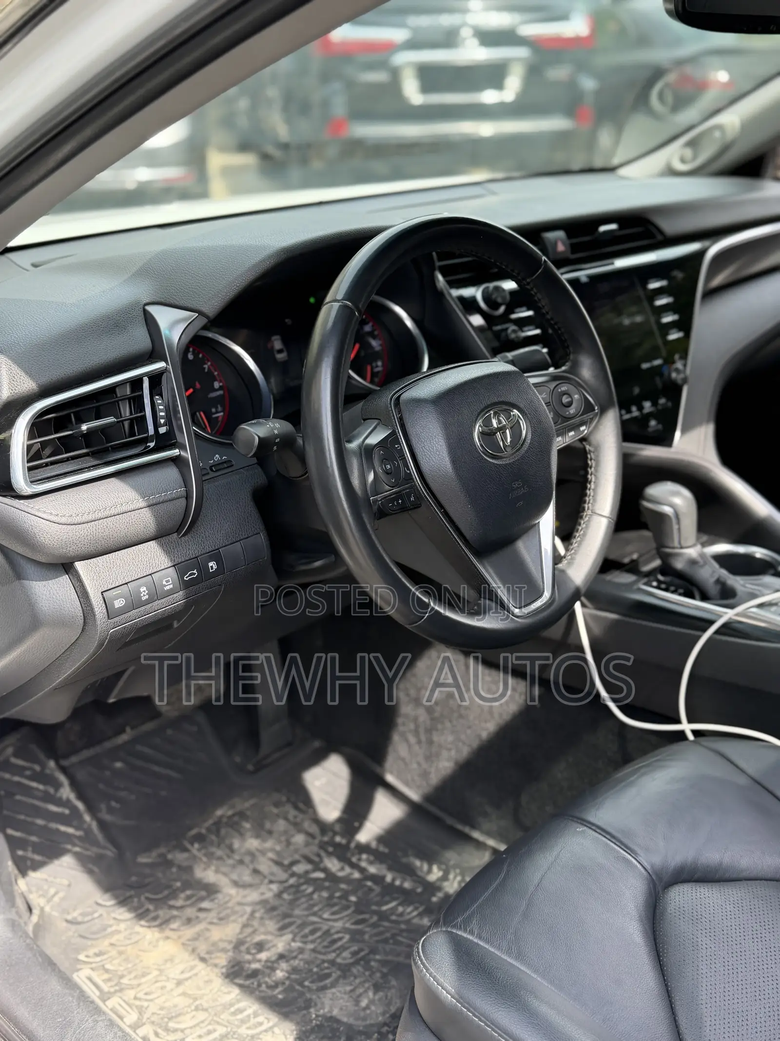 Toyota Camry XSE V6 (3.5L V6 8A) 2019 White