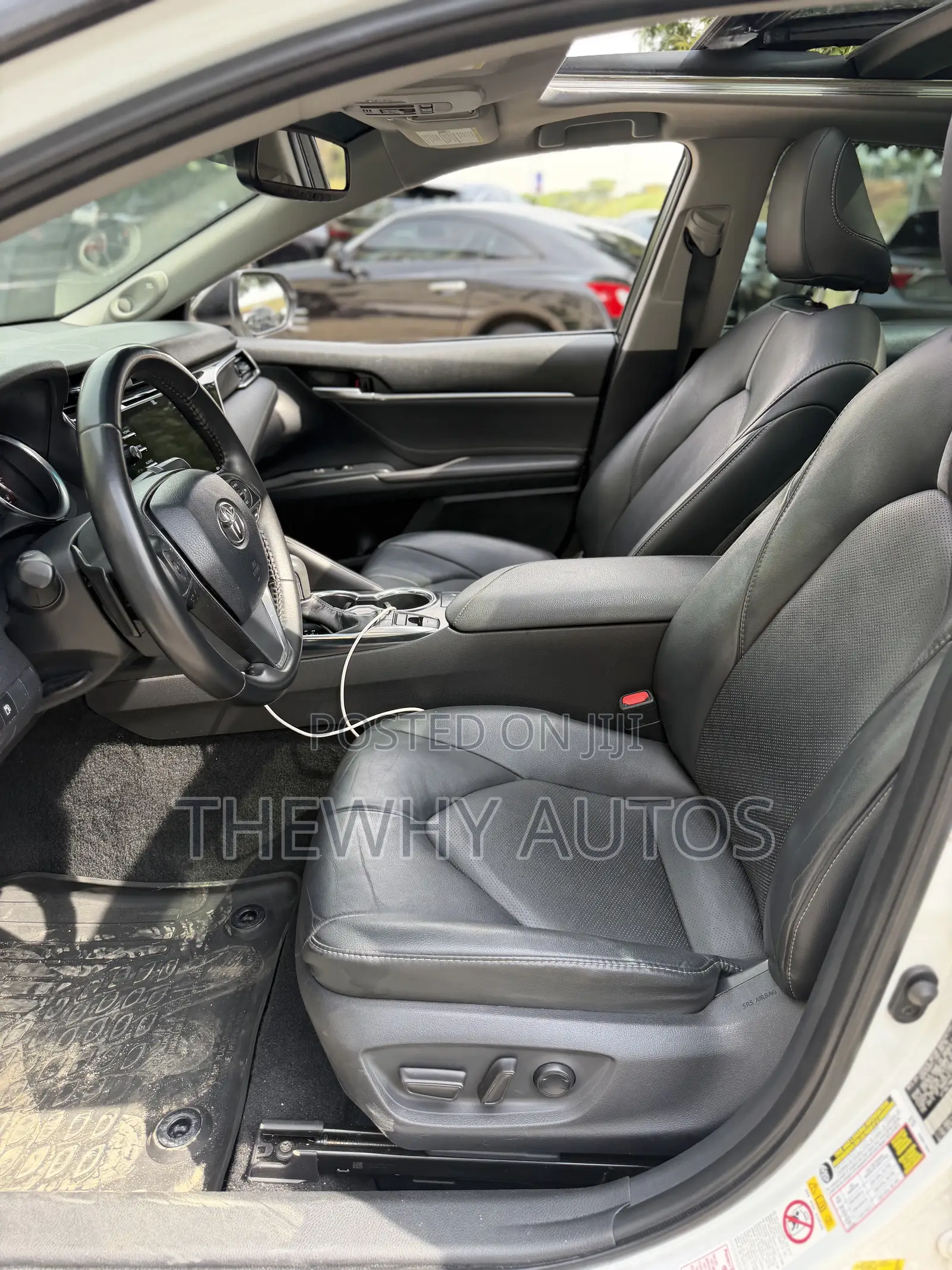 Toyota Camry XSE V6 (3.5L V6 8A) 2019 White