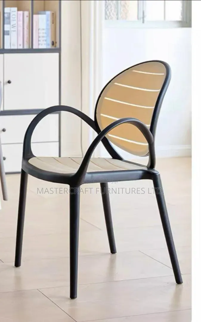 Plastic Restaurant Chairs. ₦
