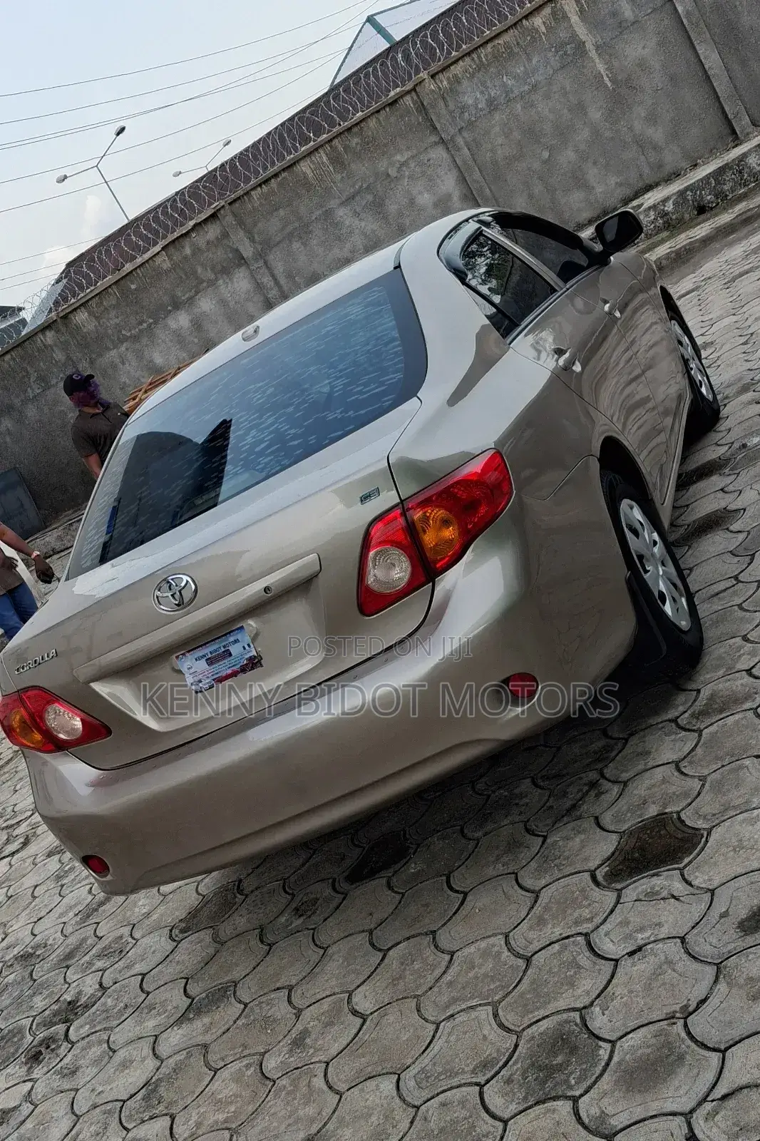 Toyota Corolla LE 4dr Sedan (1.8L 4cyl 4A) 2010 Gold
