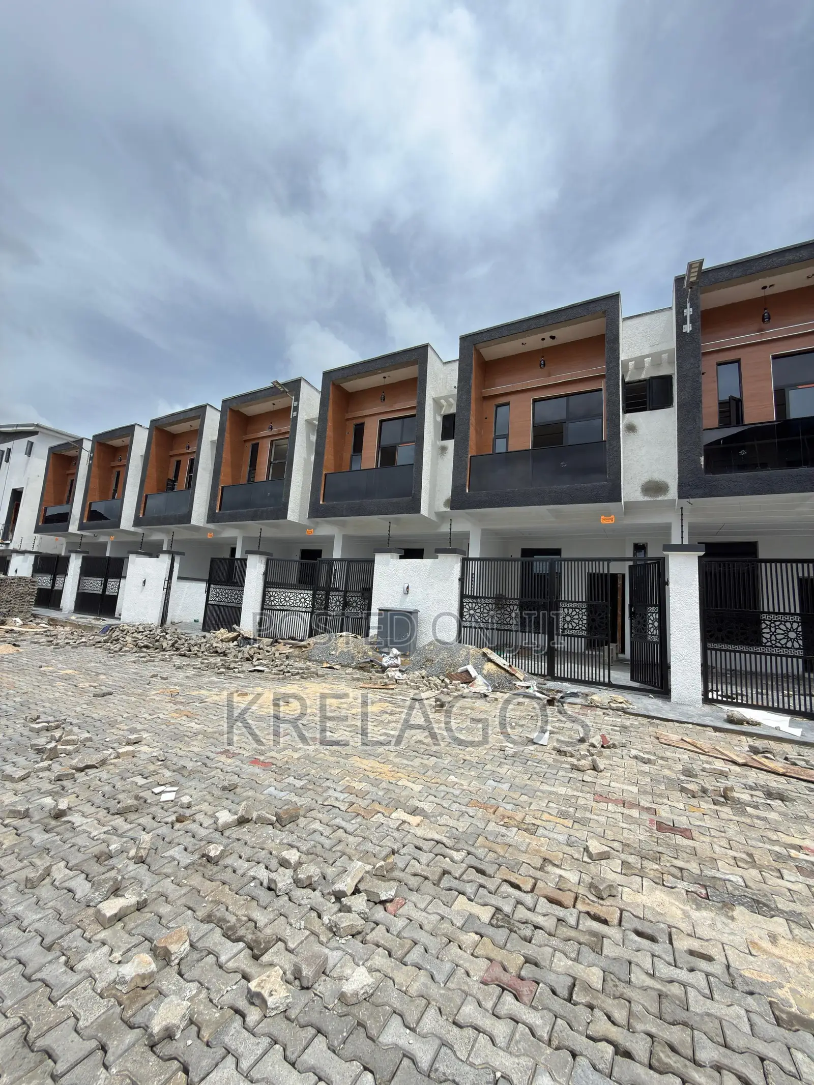 3bdrm Duplex in Abraham Adesanya Estate for sale