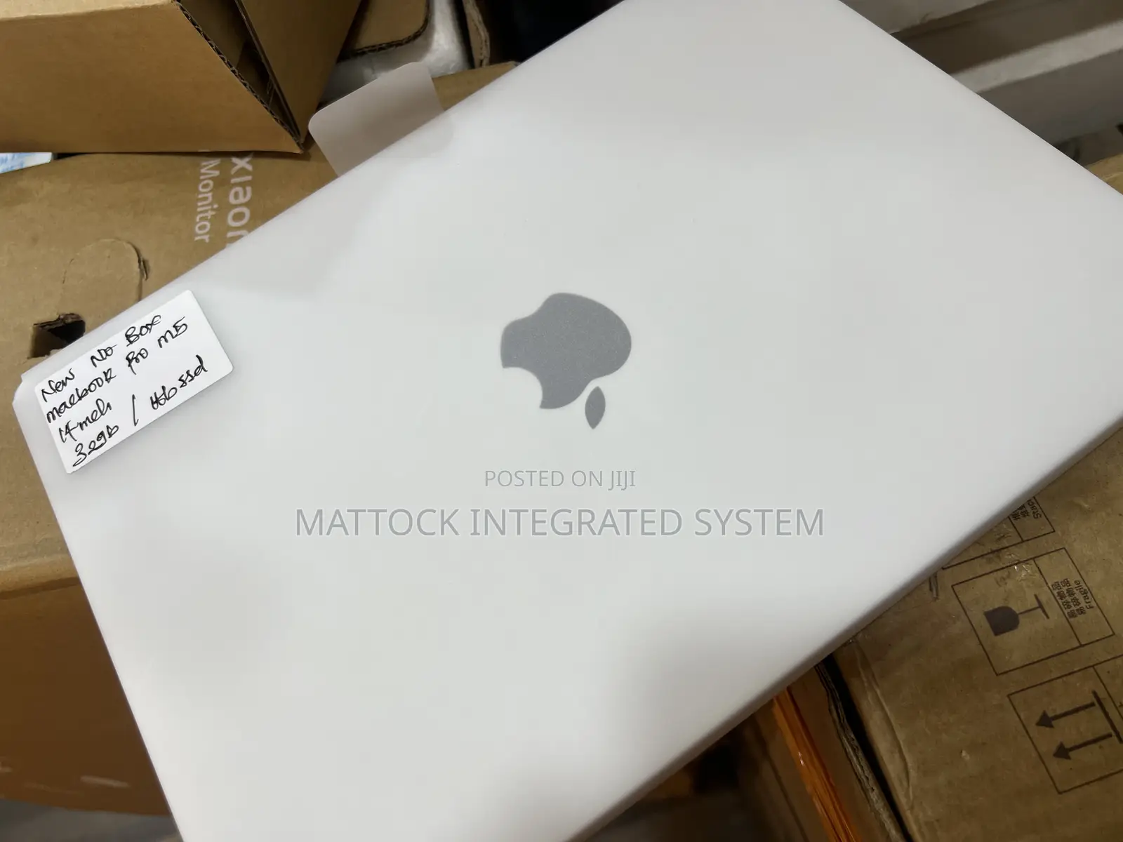 New Laptop Apple MacBook Pro 2025 M5 14-inch 32GB Apple M5 SSD 1T