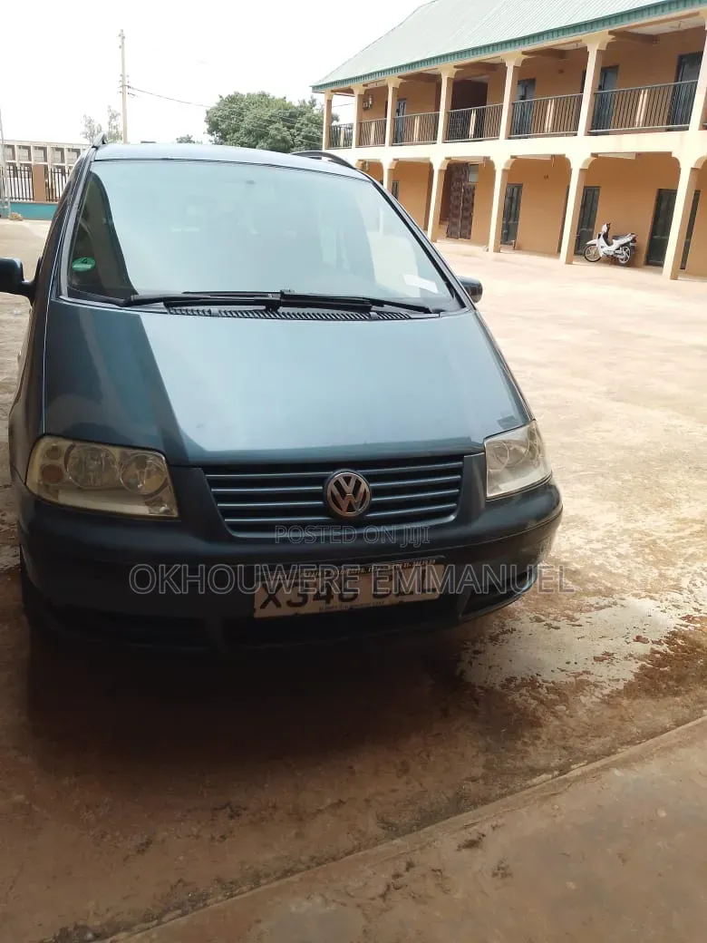 Volkswagen Sharan 2.8 2000 Gray