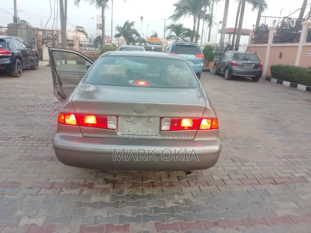 Toyota Camry 2002 Gray