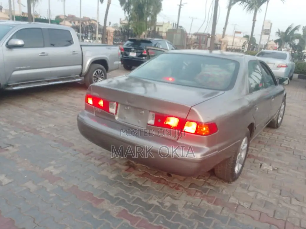 Toyota Camry 2002 Gray
