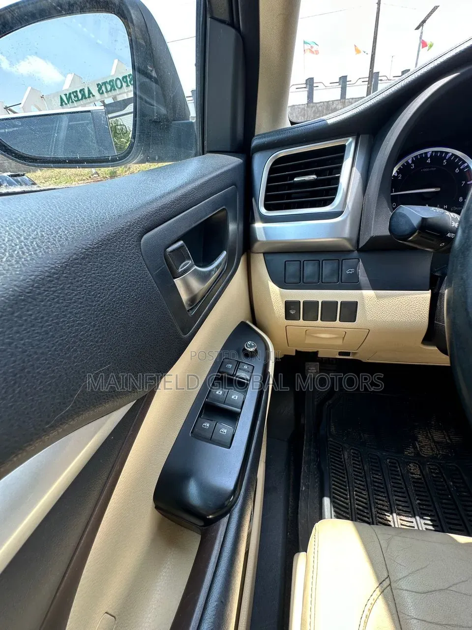 Toyota Highlander XLE 4dr SUV AWD (3.5L 6cyl 6A) 2015 White