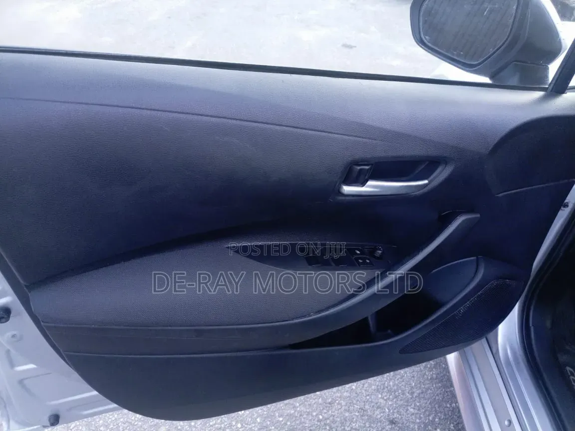 Toyota Corolla LE 2020 Silver