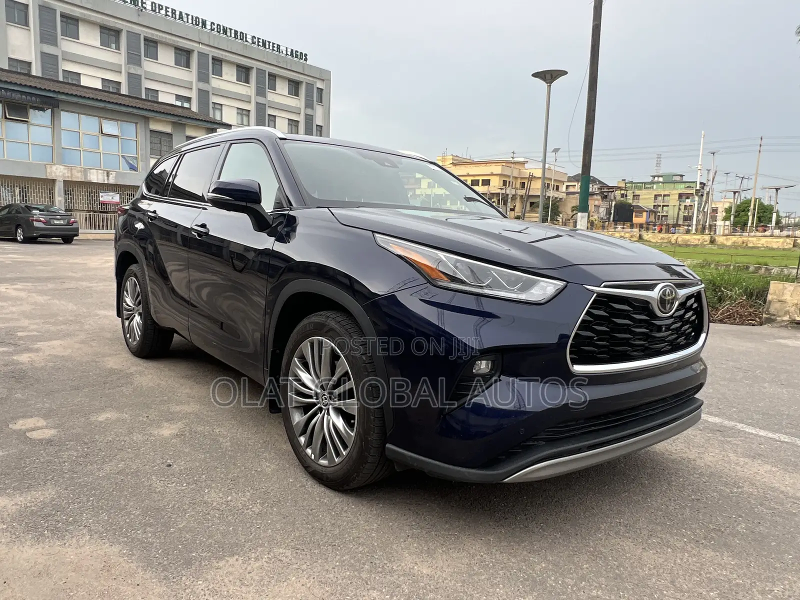 Toyota Highlander Platinum AWD 2023 Blue