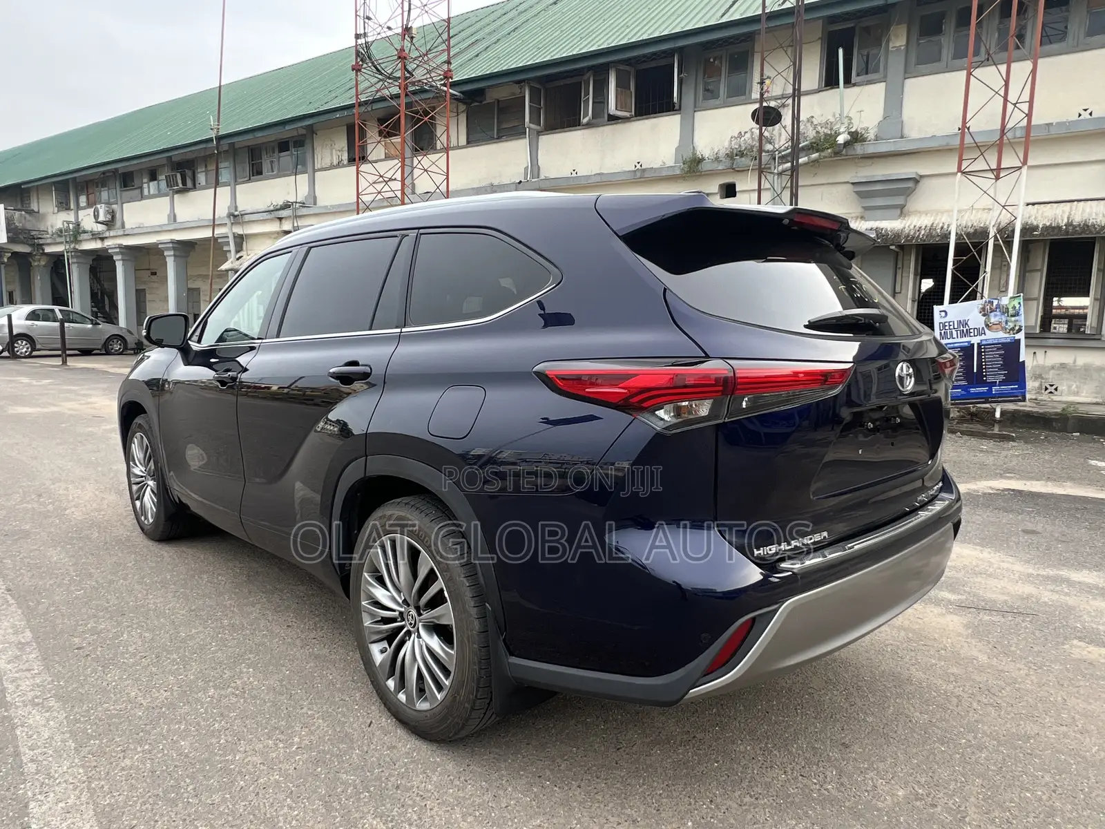 Toyota Highlander Platinum AWD 2023 Blue