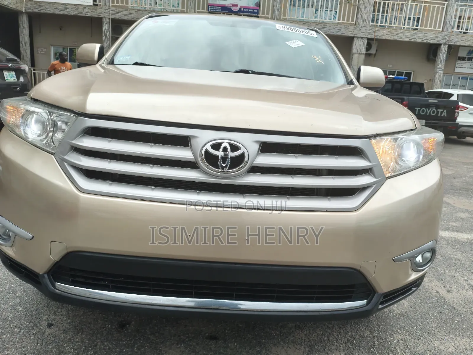 Toyota Highlander SE 3.5L 4WD 2013 Gold