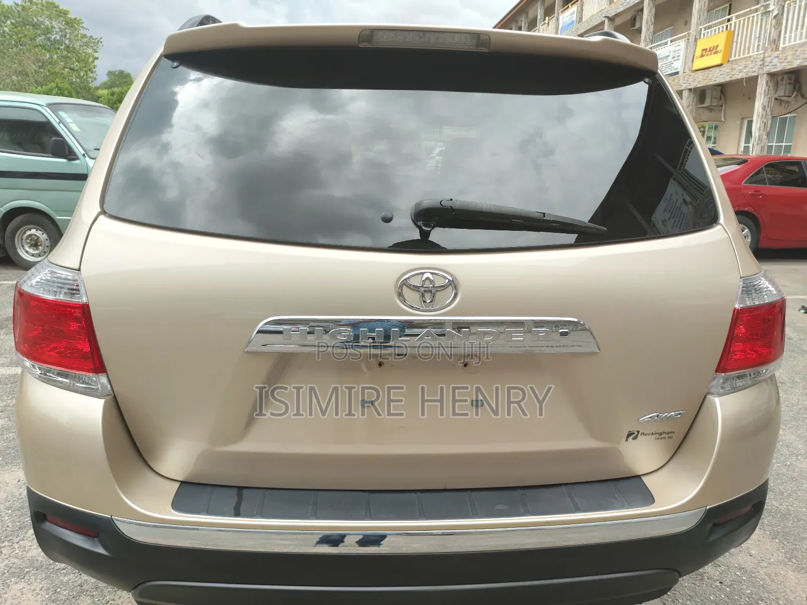 Toyota Highlander SE 3.5L 4WD 2013 Gold