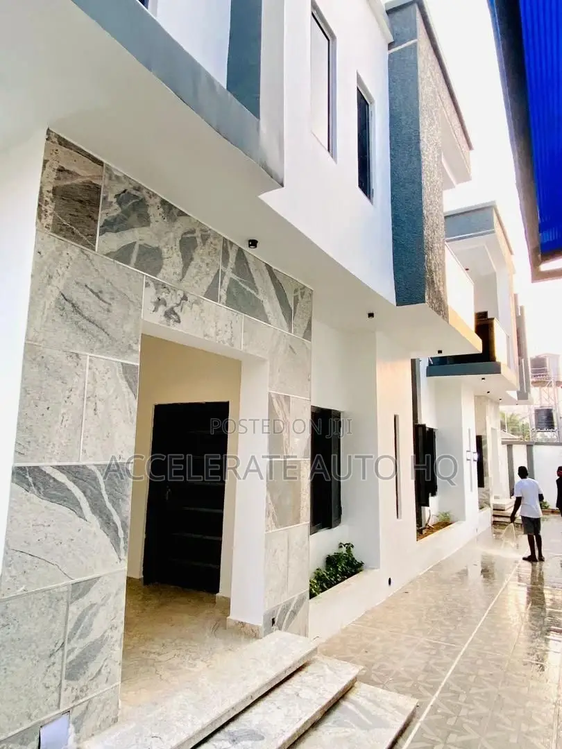 4bdrm Duplex in Life Camp for sale