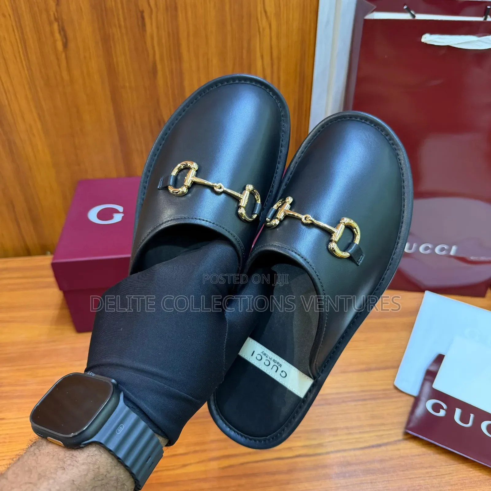 Gucci Gg Supreme Monogram Horsebit Mule. 
Color: Biege/Brown