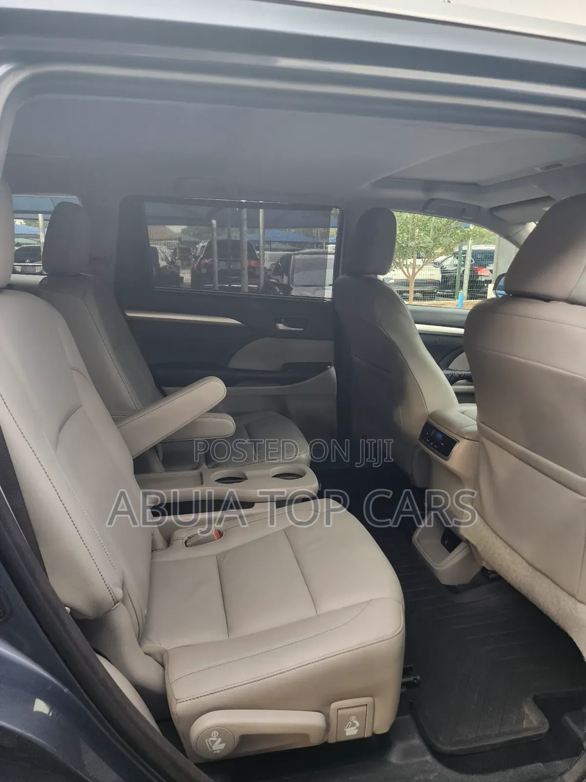 Toyota Highlander XLE 4x2 V6 (3.5L 6cyl 8A) 2018 Blue