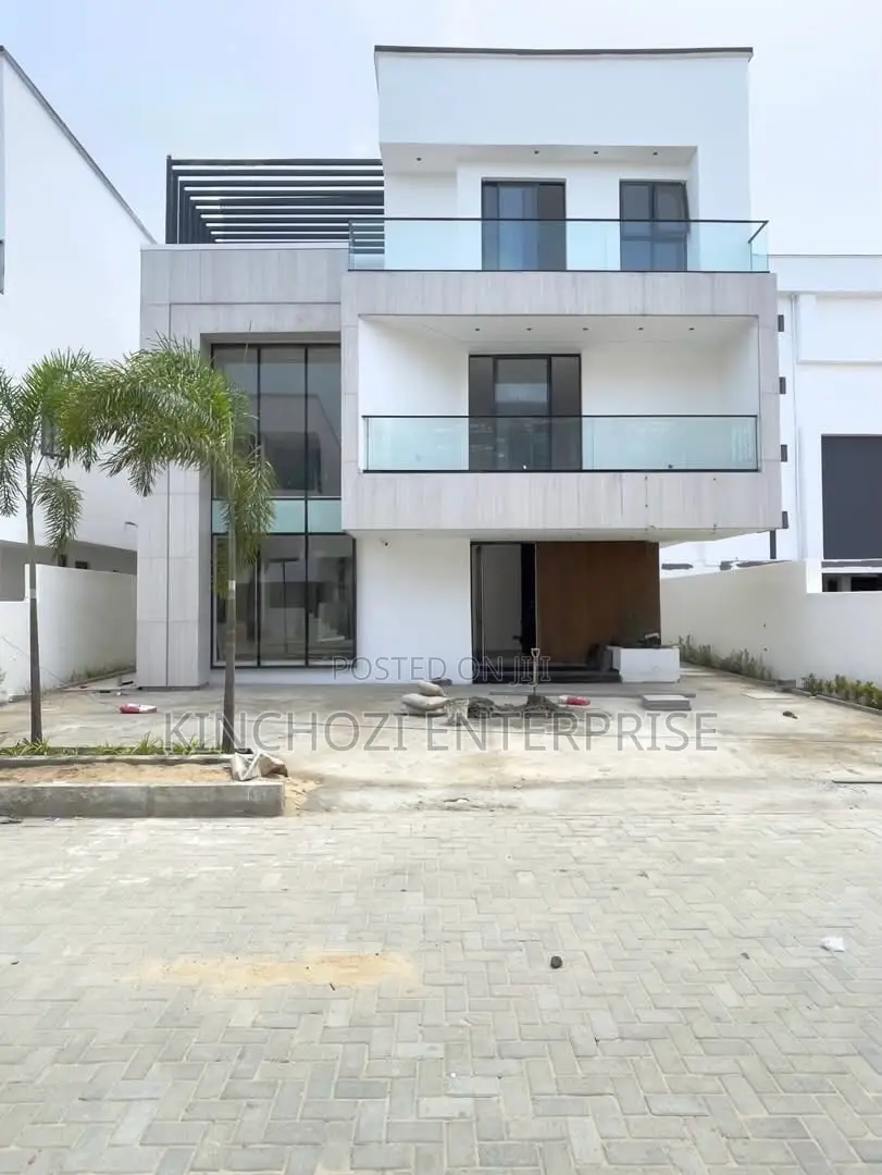 5bdrm Duplex in Lekki Phase 1 for sale