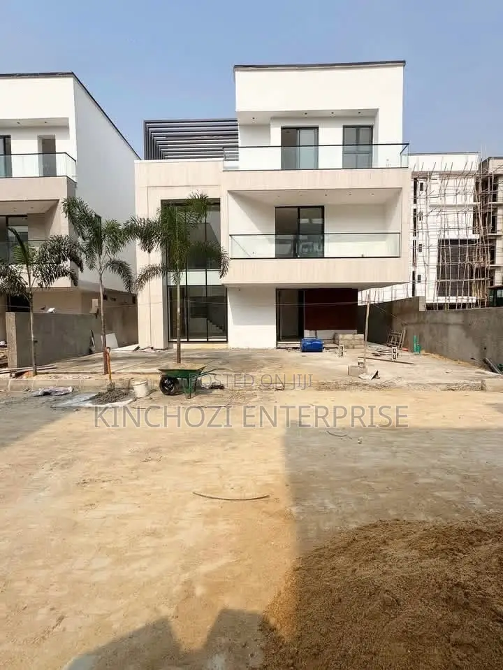 5bdrm Duplex in Lekki Phase 1 for sale
