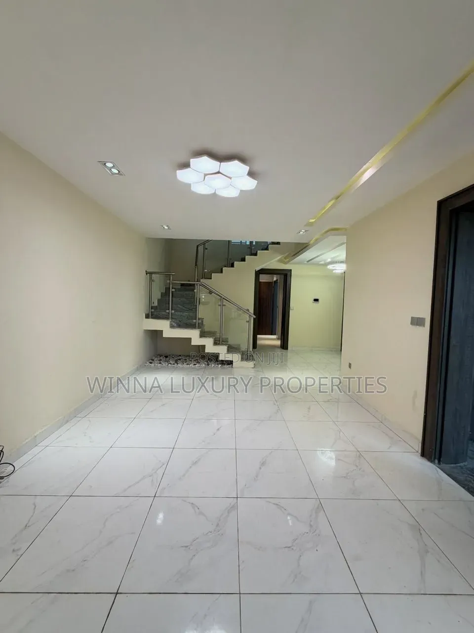 6bdrm Townhouse / Terrace in Life Camp for rent