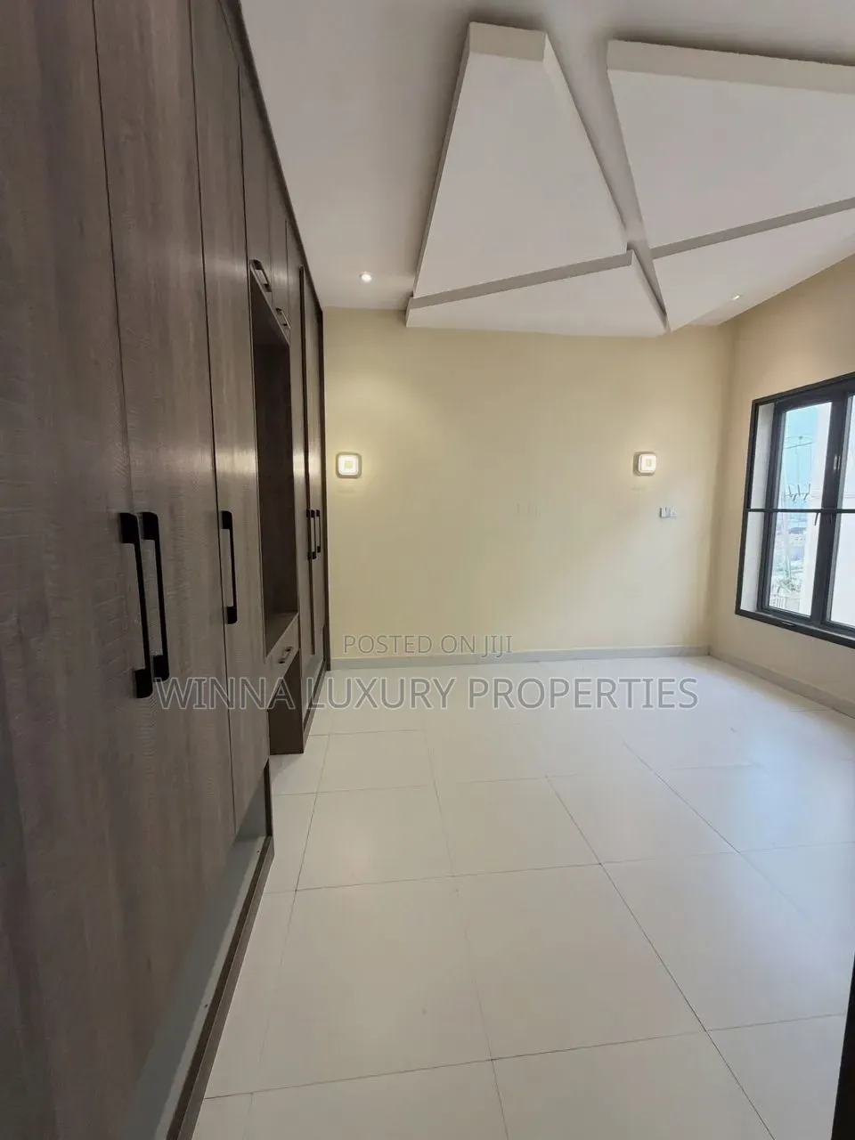6bdrm Townhouse / Terrace in Life Camp for rent