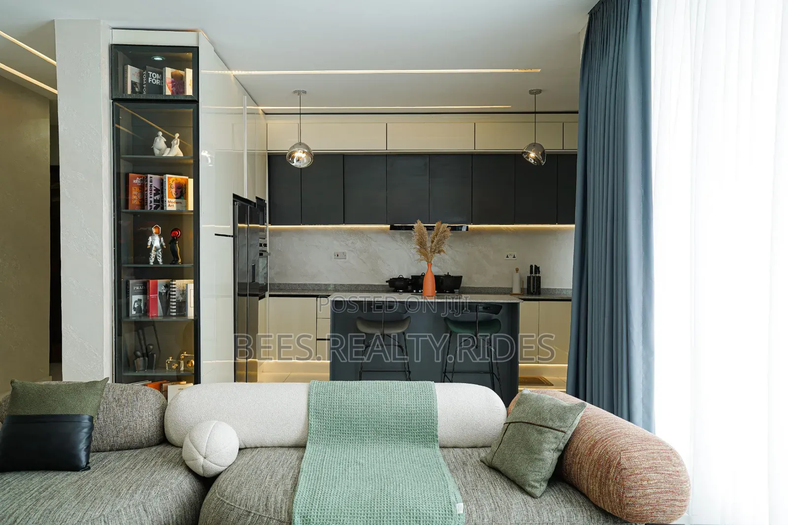 A Smart 2 Bedroom Apartment With a Pool, Gym and Balconies