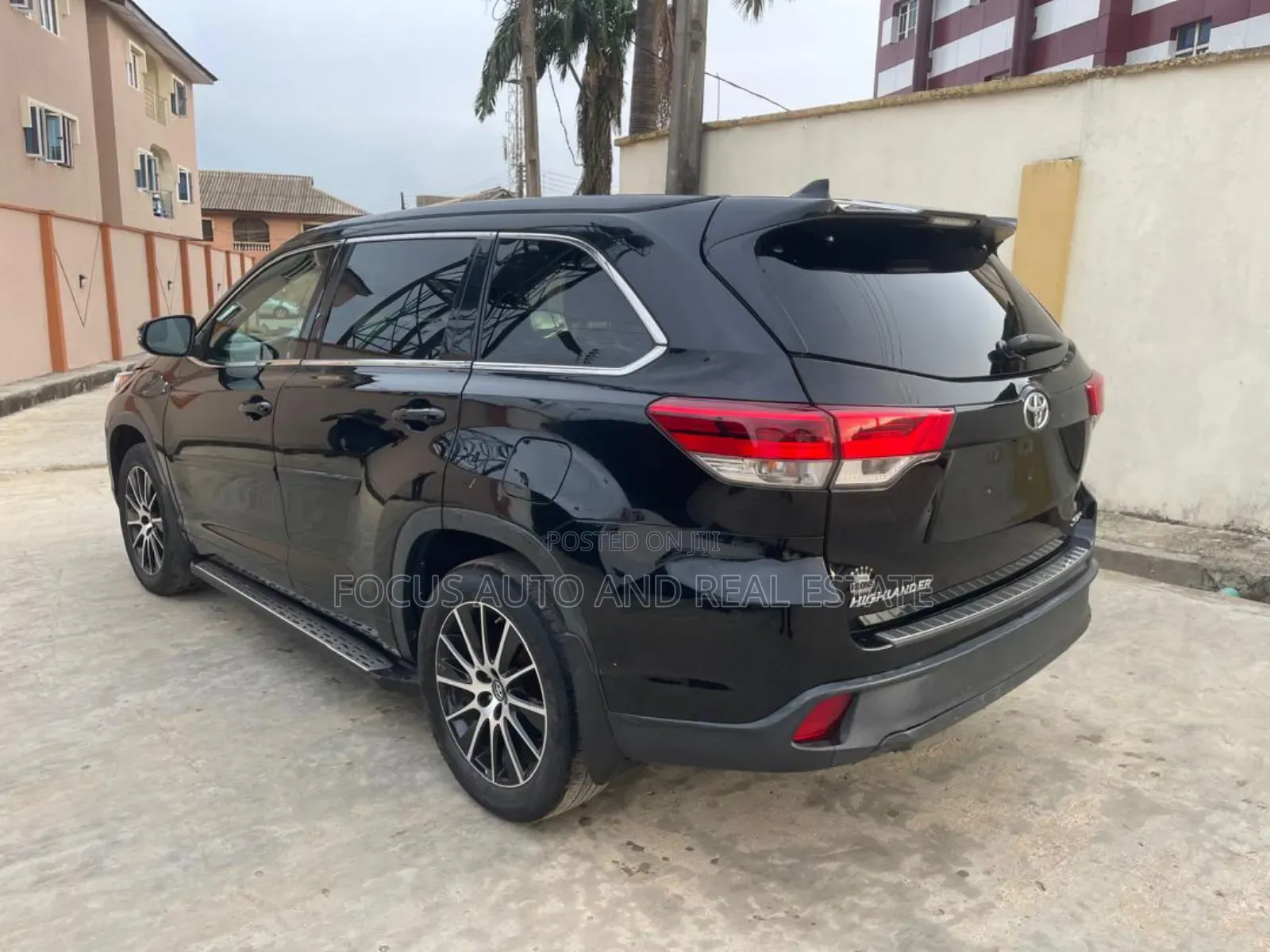 Toyota Highlander XLE 4x4 V6 (3.5L 6cyl 8A) 2018 Black