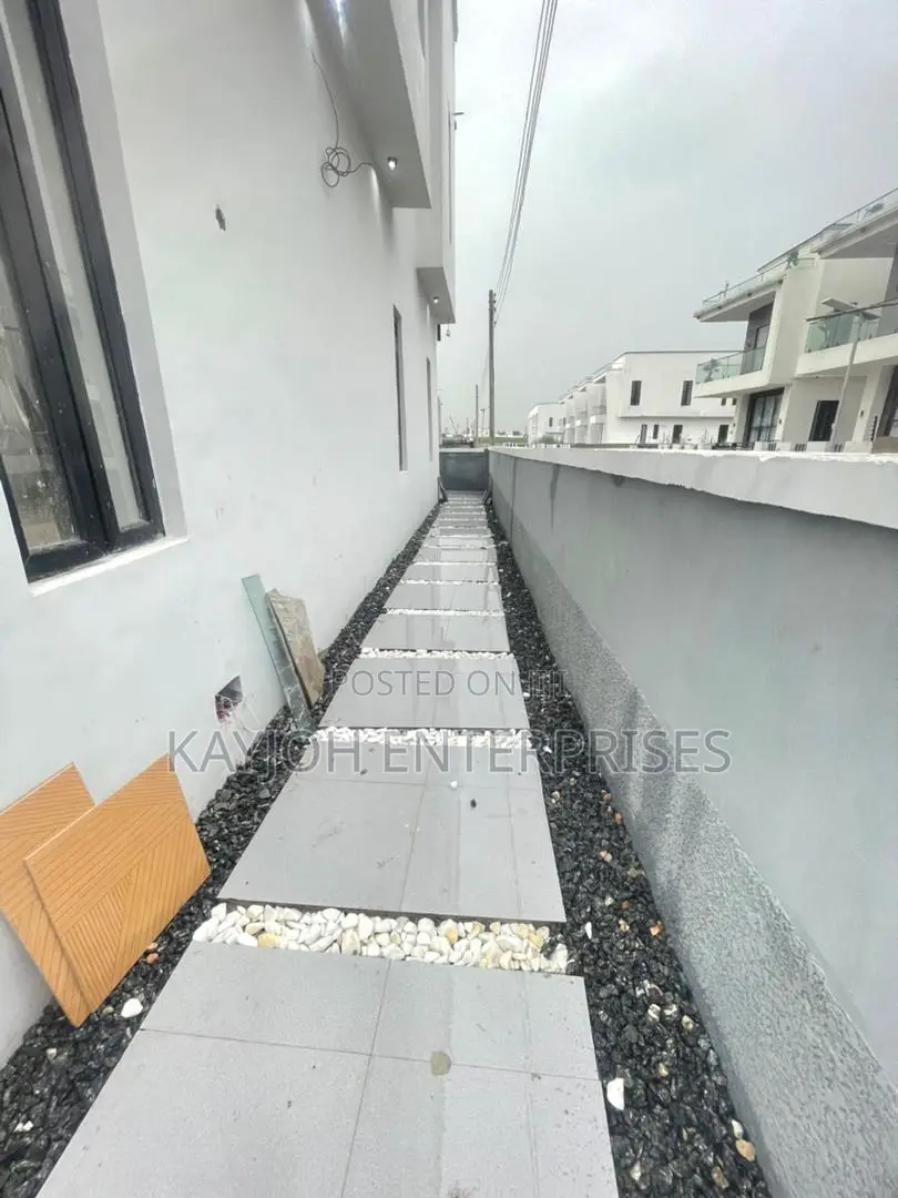 4bdrm Duplex in Olivia Court, Ado / Ajah for sale