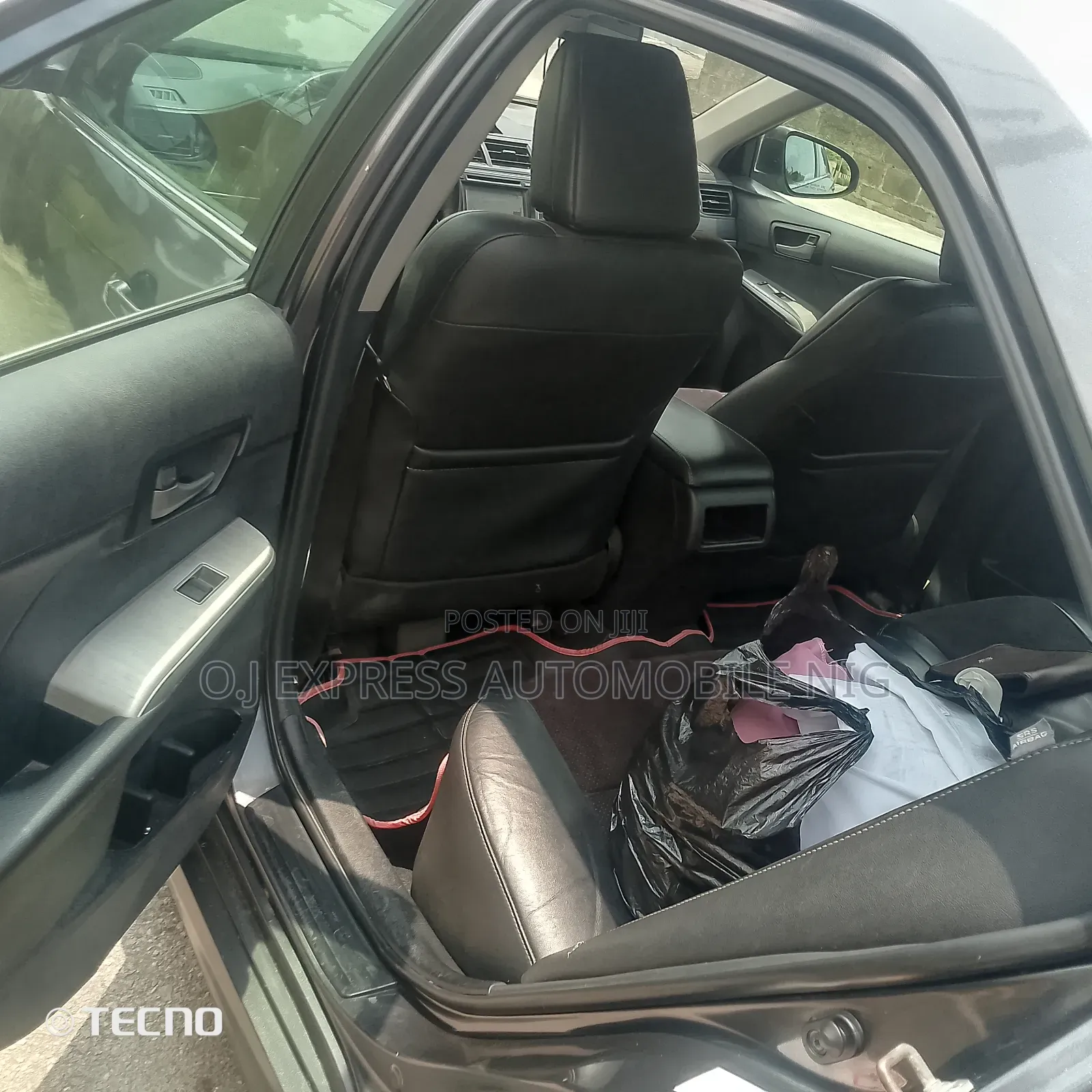 Toyota Camry SE V6 4dr Sedan (3.5L 6cyl 6A) 2012 Gray