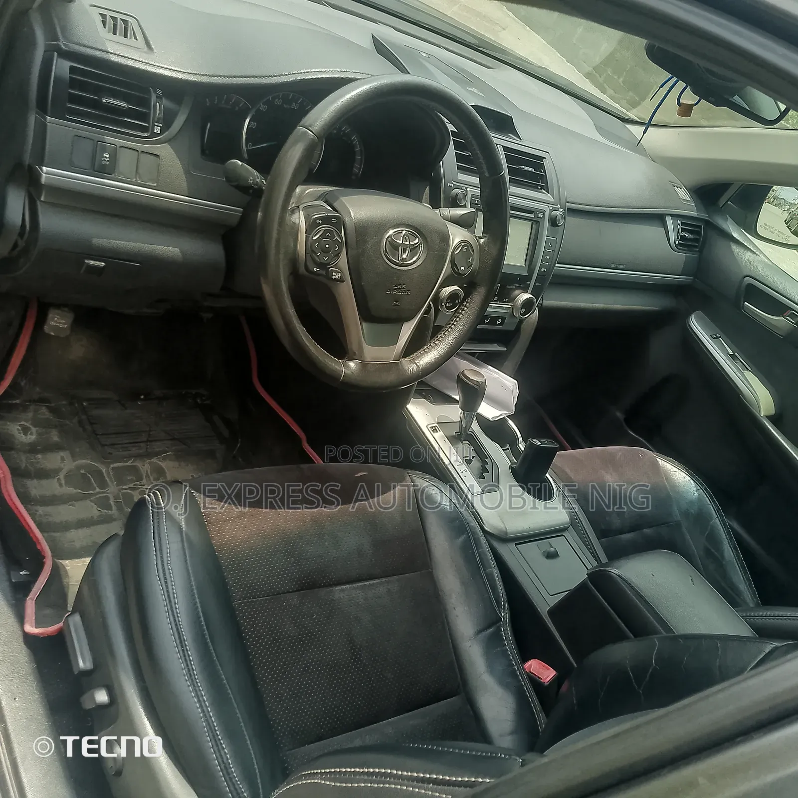 Toyota Camry SE V6 4dr Sedan (3.5L 6cyl 6A) 2012 Gray