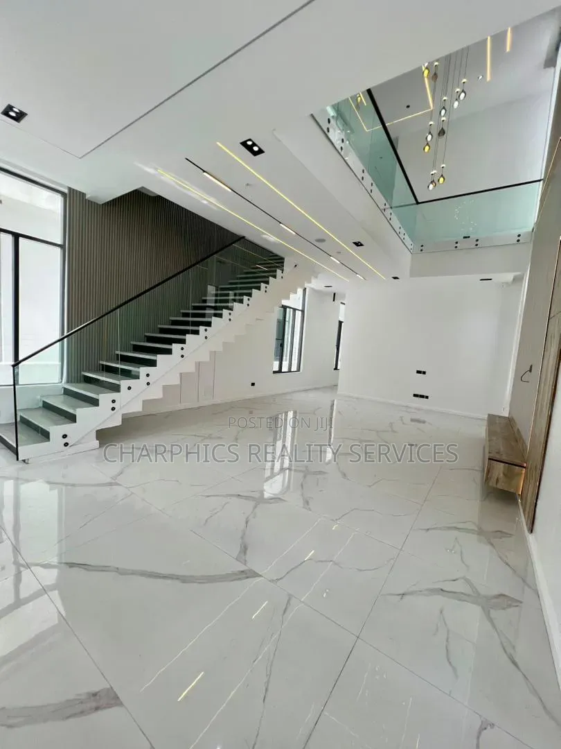 5bdrm Duplex in Osapa london for sale