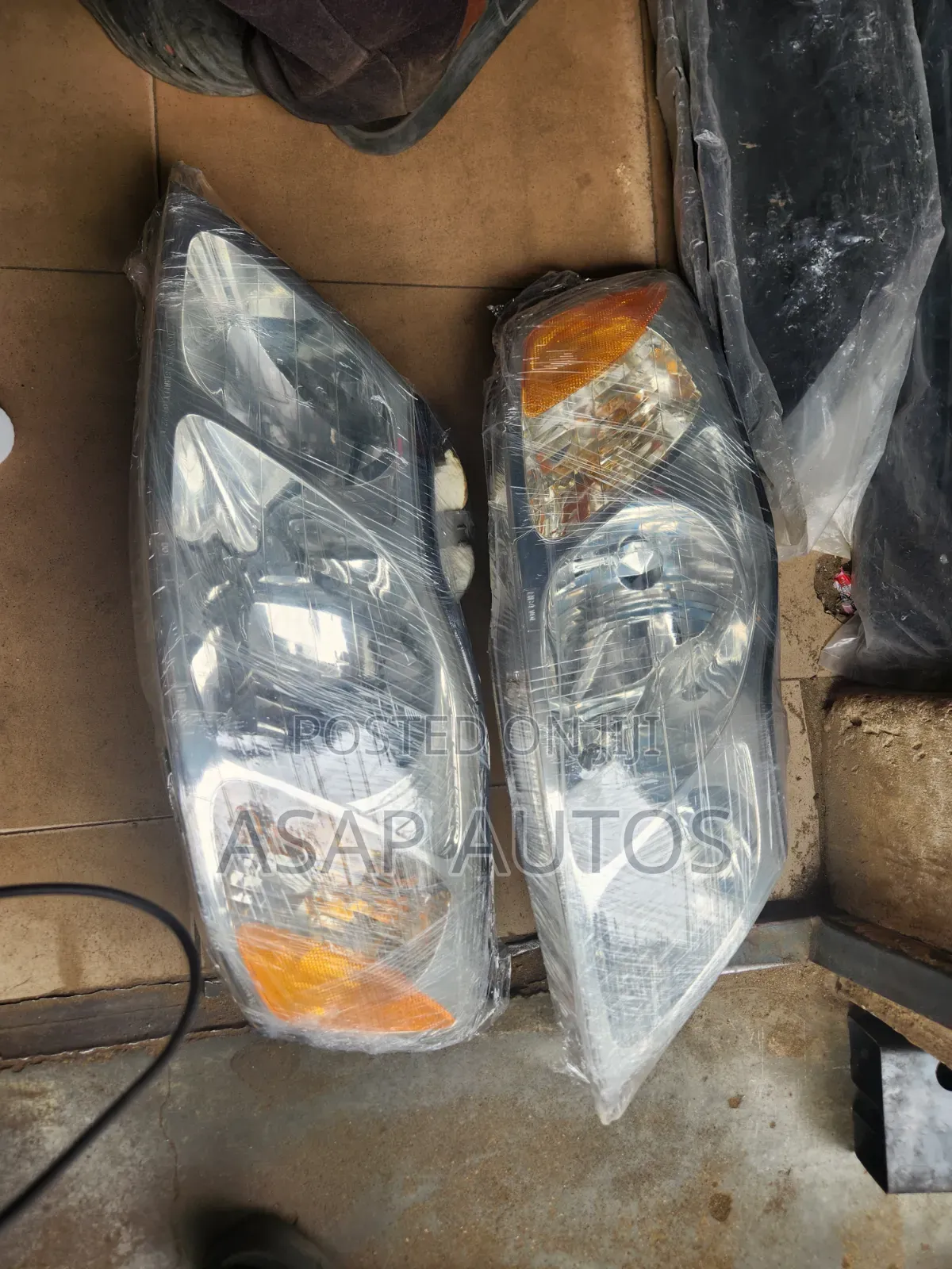 Headlamp for Toyota Avalon 2003 - 2005