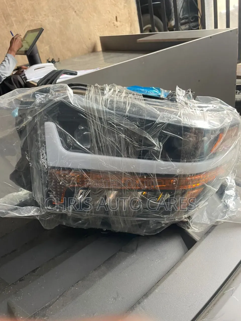 Toyota Tundra Headlamp