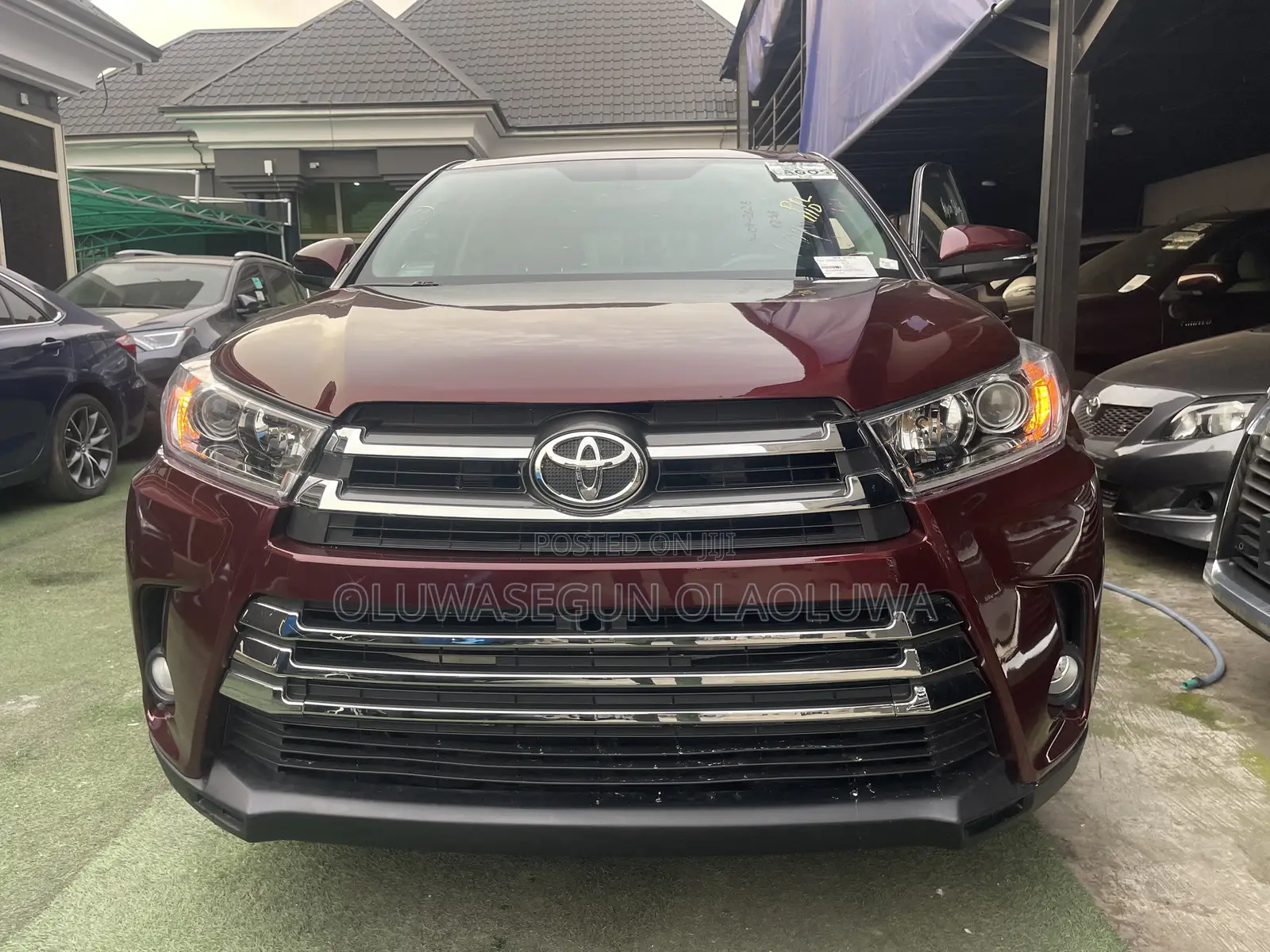 Toyota Highlander LE Plus 4x4 V6 (3.5L 6cyl 8A) 2017 Red