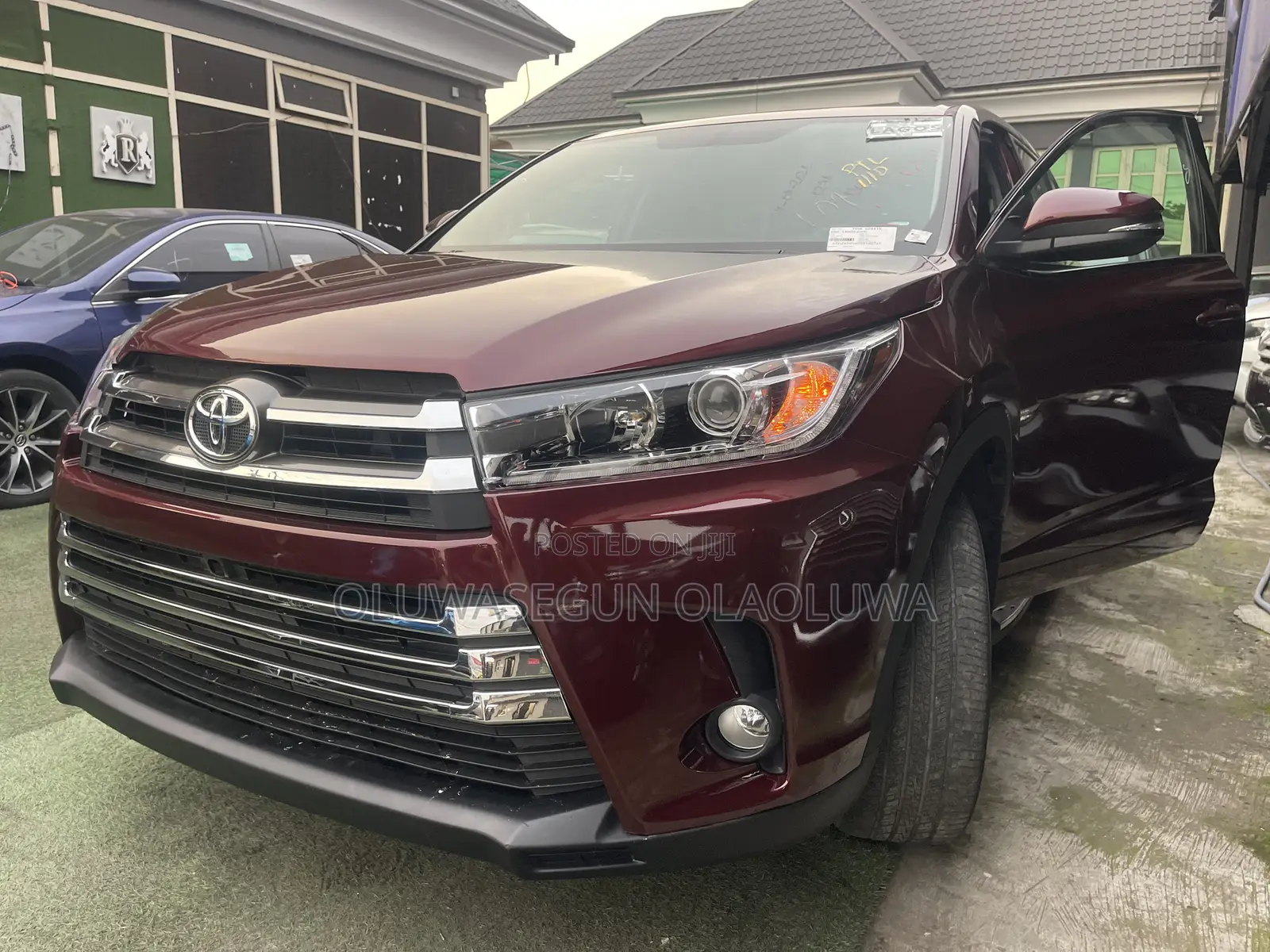 Toyota Highlander LE Plus 4x4 V6 (3.5L 6cyl 8A) 2017 Red