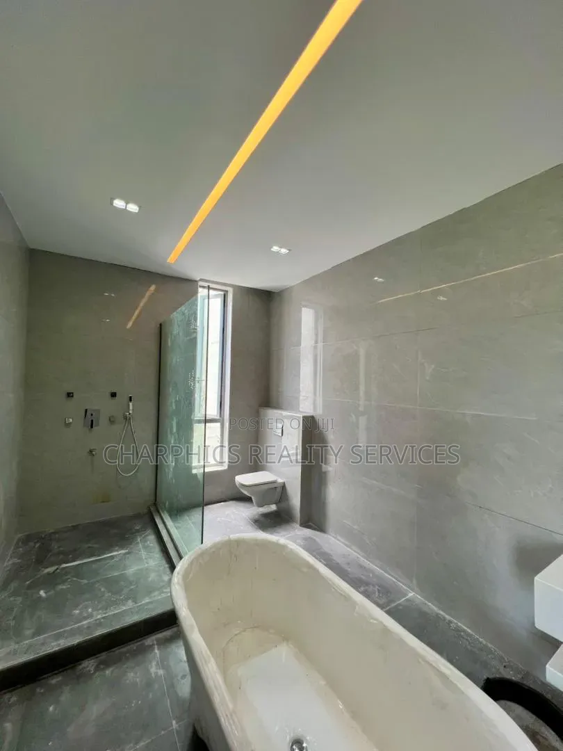 5bdrm Duplex in Ikoyi S.W for sale