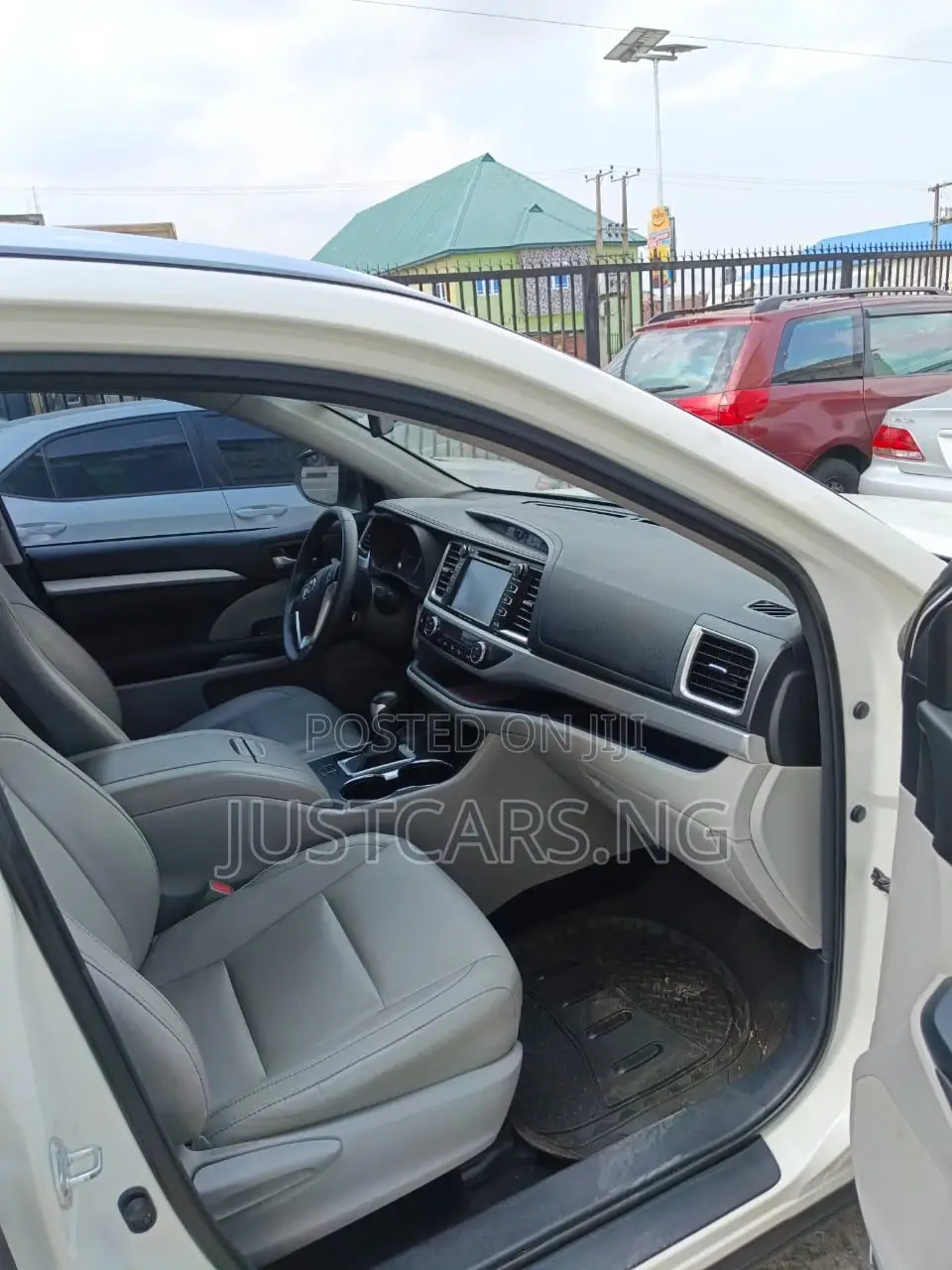 Toyota Highlander XLE V6 4x4 (3.5L 6cyl 6A) 2016 White