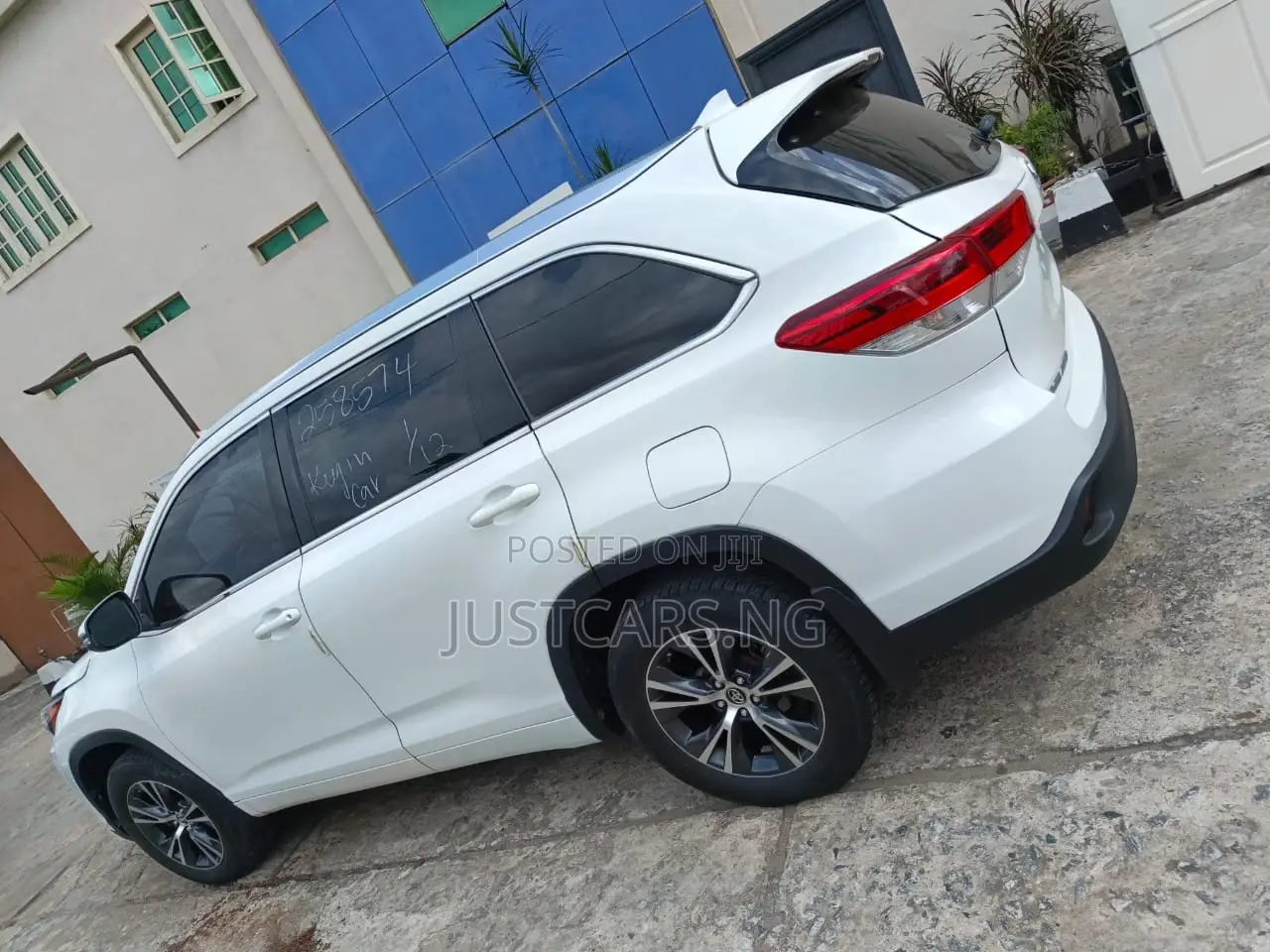 Toyota Highlander XLE V6 4x4 (3.5L 6cyl 6A) 2016 White
