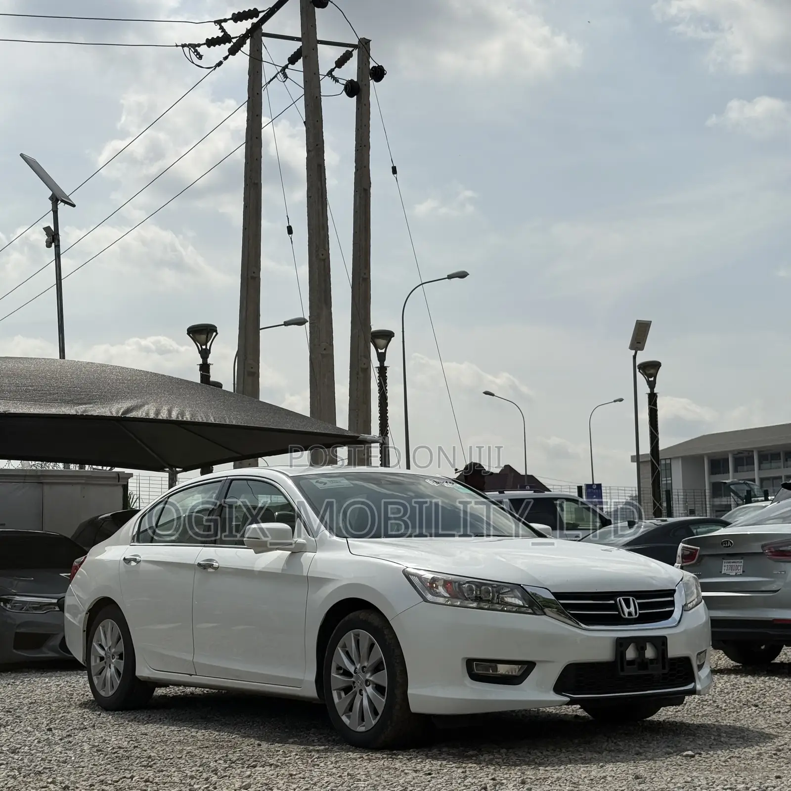 Honda Accord Touring V-6 4dr Sedan (3.5L 6cyl 6A) 2015 White