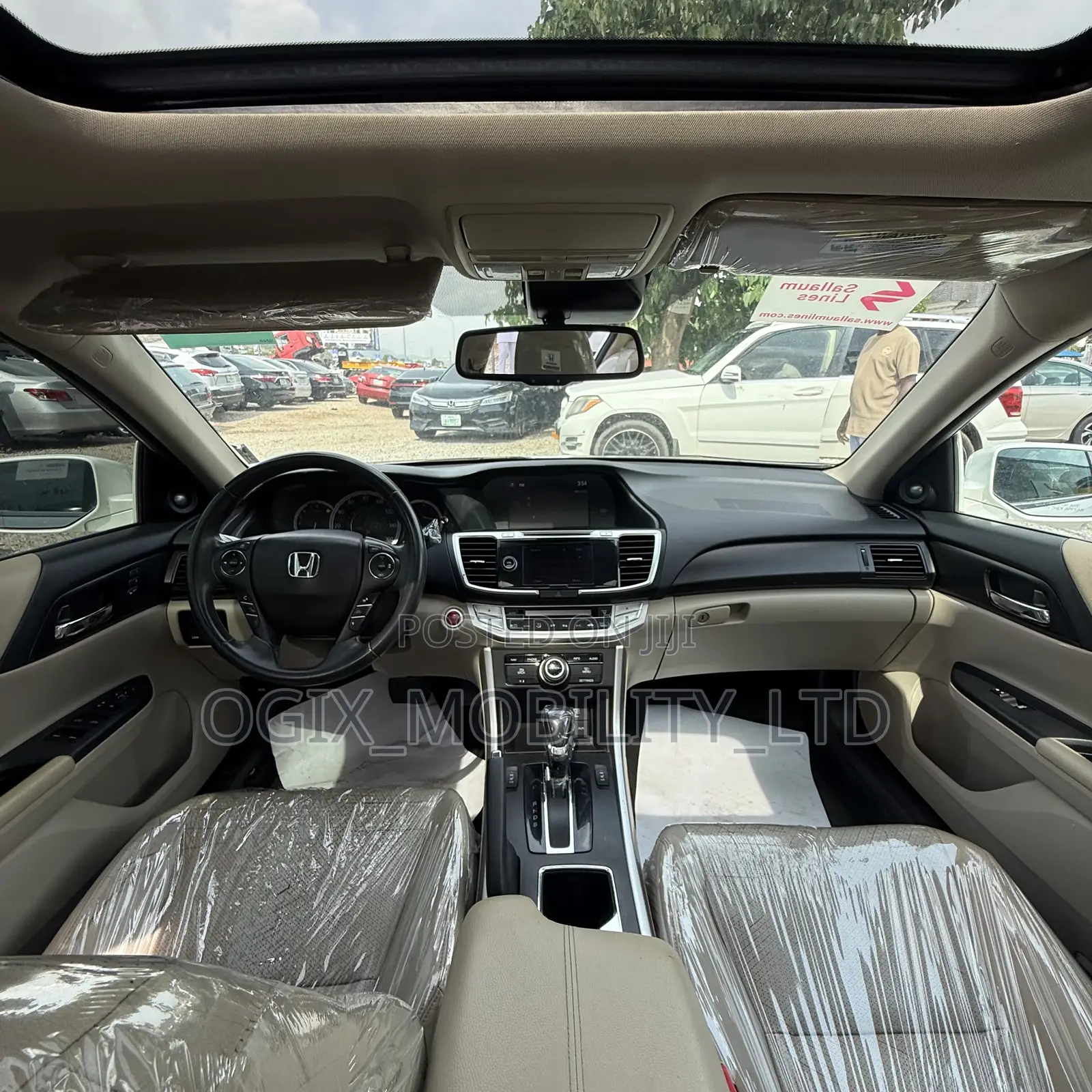 Honda Accord Touring V-6 4dr Sedan (3.5L 6cyl 6A) 2015 White