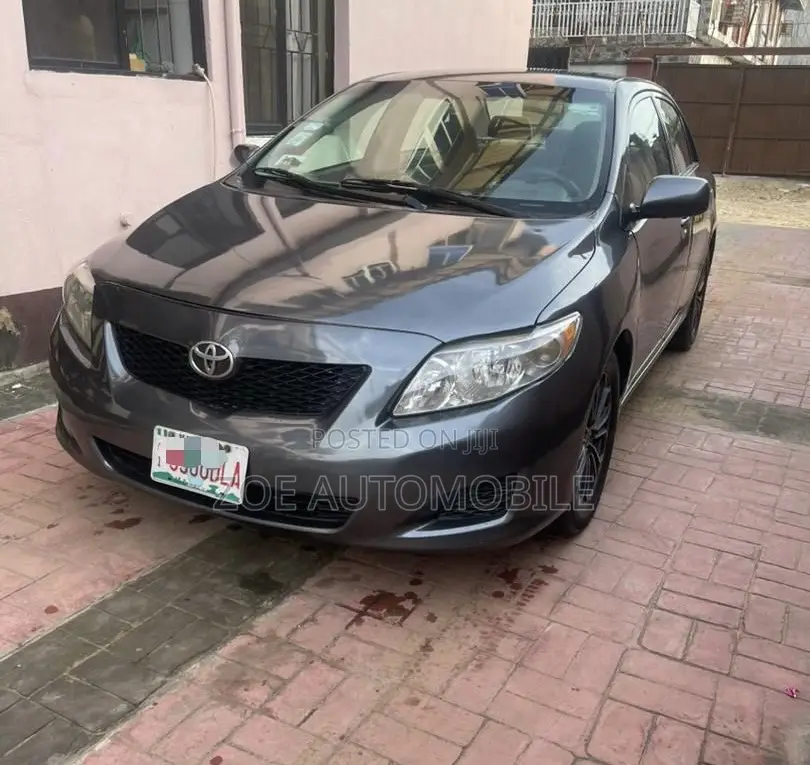 Toyota Corolla LE 4dr Sedan (1.8L 4 cyl 4A) 2009 Gray