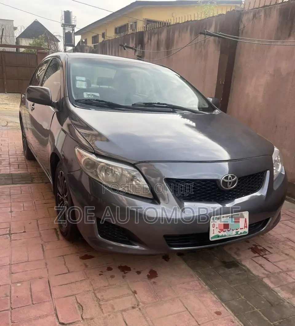 Toyota Corolla LE 4dr Sedan (1.8L 4 cyl 4A) 2009 Gray