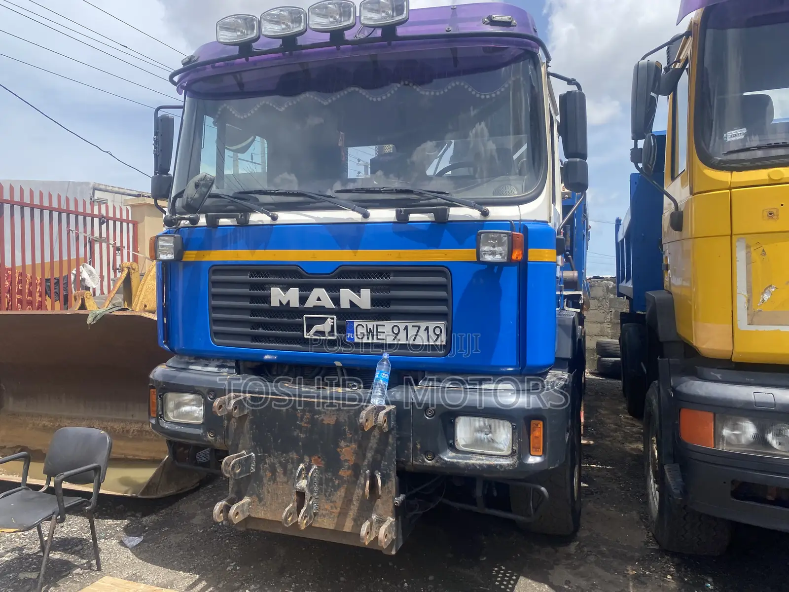 10 Man Diesel Dump Truck Blue 2000 Model