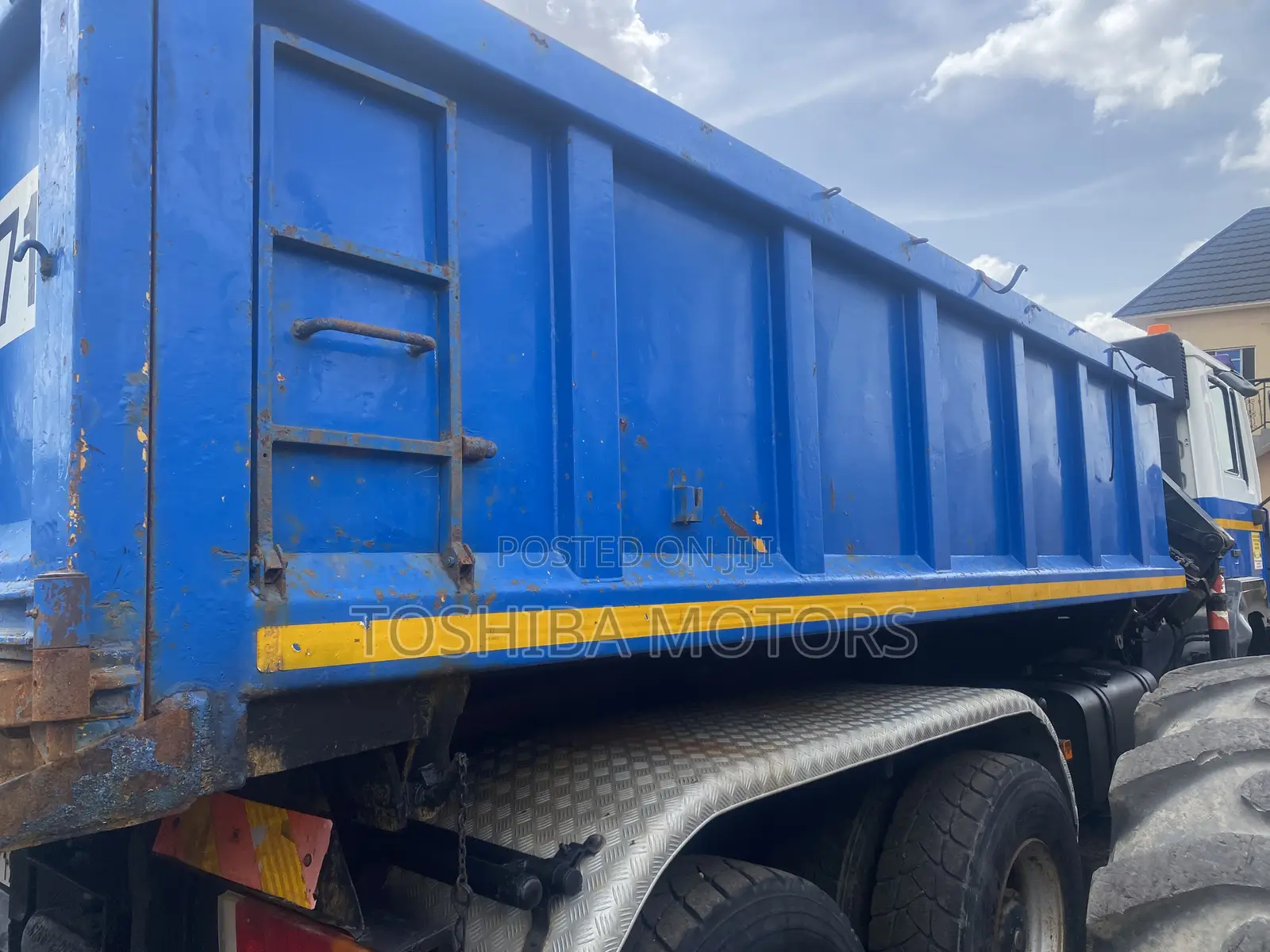 10 Man Diesel Dump Truck Blue 2000 Model