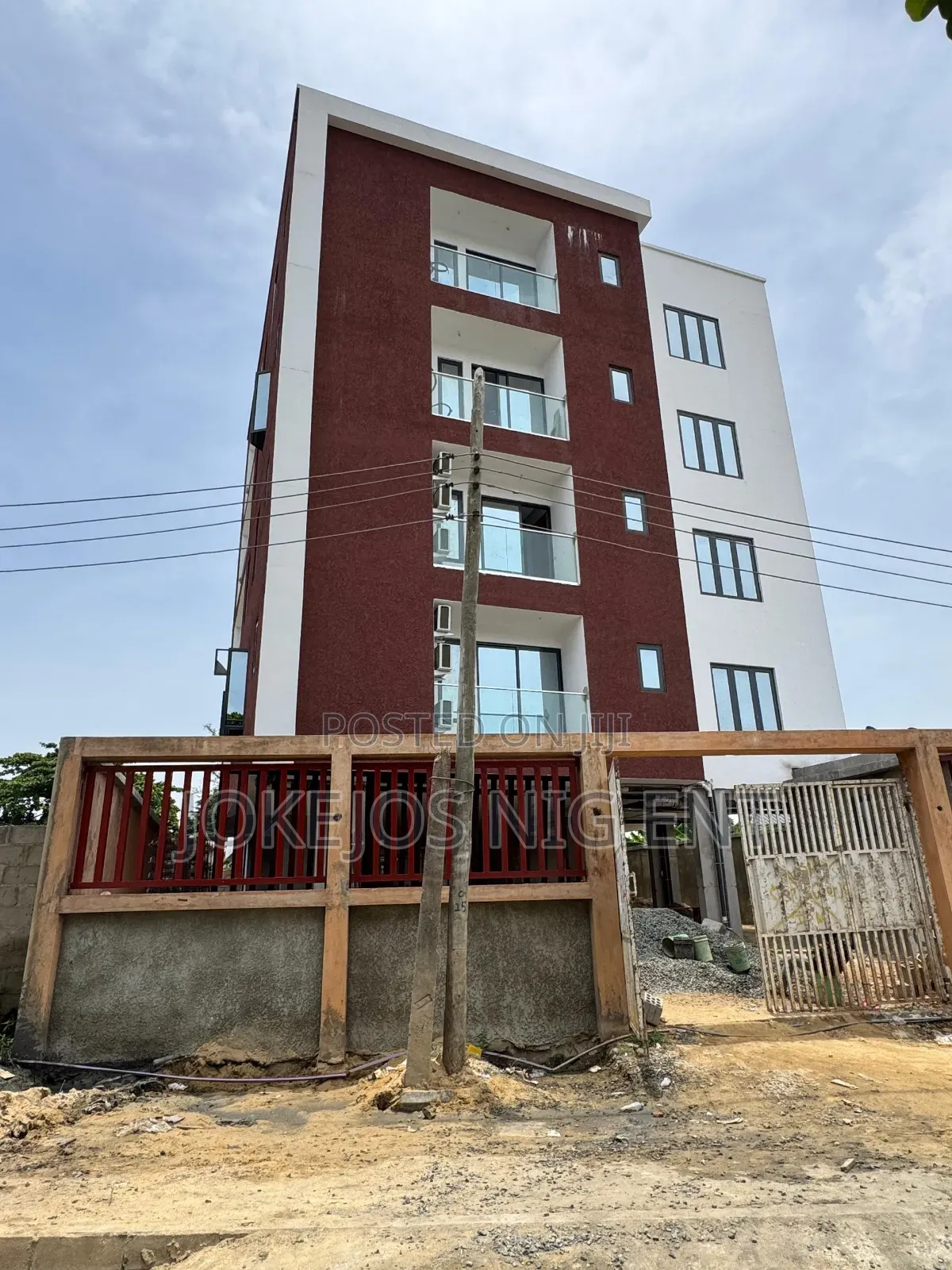 3bdrm Penthouse in Ikoyi Lagos, Awolowo Road for sale