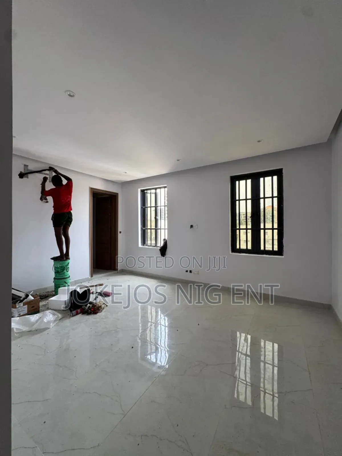 3bdrm Penthouse in Ikoyi Lagos, Awolowo Road for sale