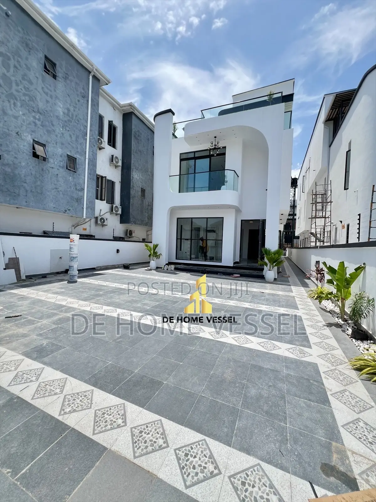 5bdrm Duplex in Ikate for sale