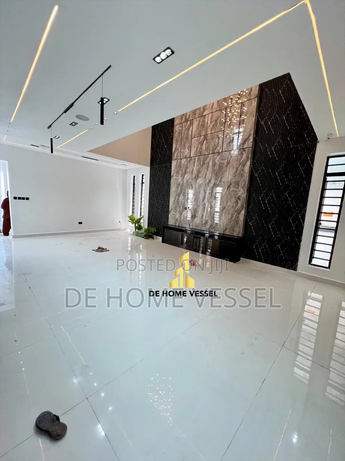 5bdrm Duplex in Ikate for sale
